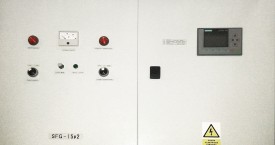 <b>  SFG-15 - front panel</b>: 
 Front view on closed generator. Status and error indication on the left, control on the right.